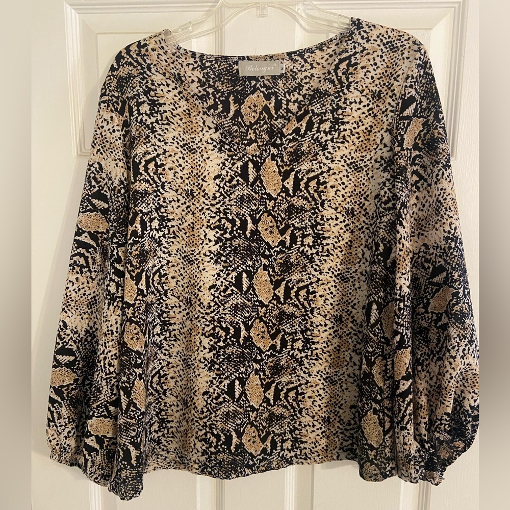Stylish Women's Black and Tan Top